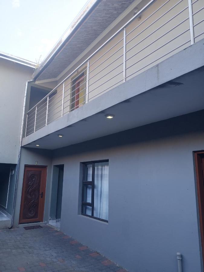 Wise Bird Guest House Roodepoort Exterior foto