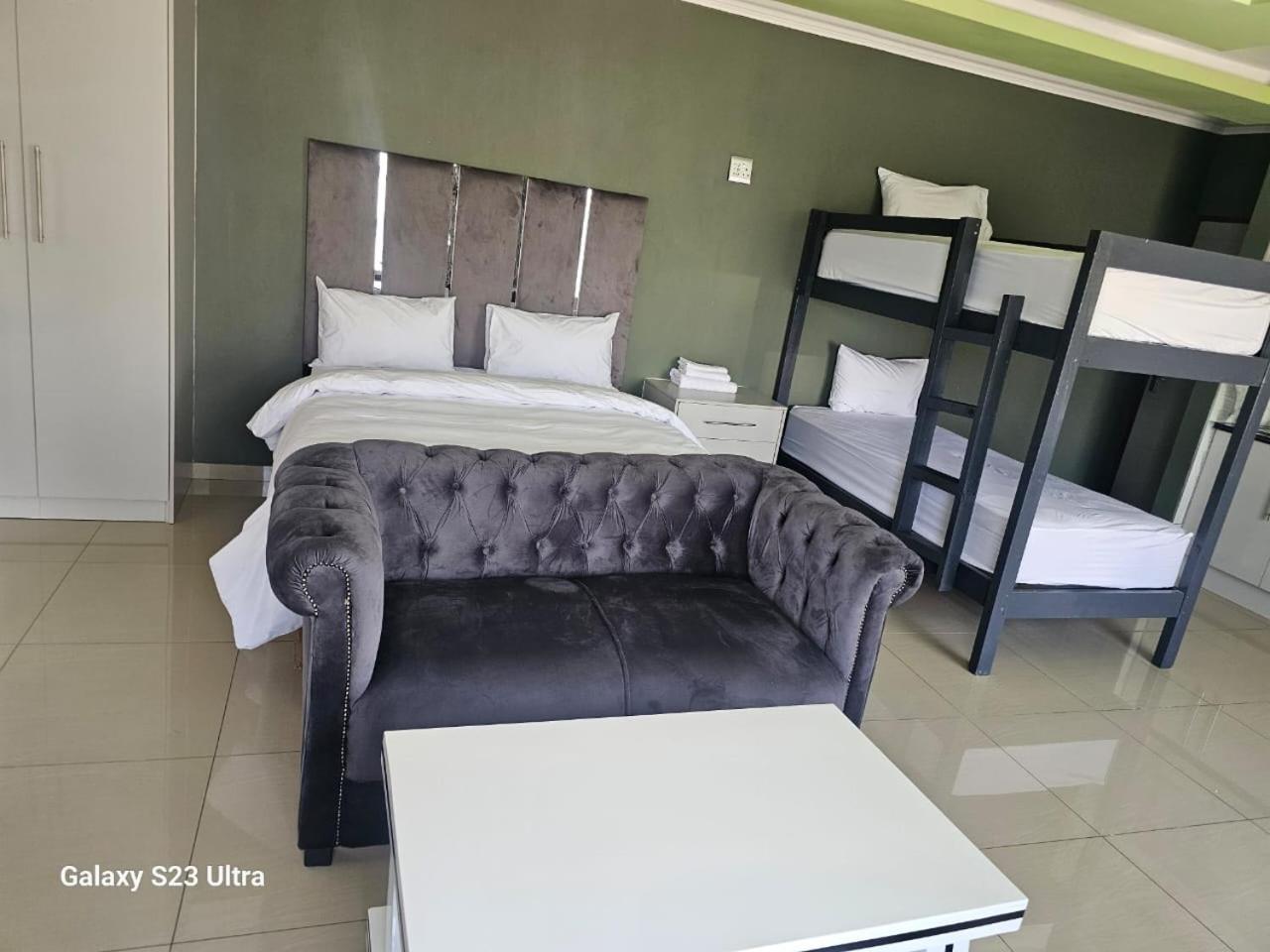 Wise Bird Guest House Roodepoort Exterior foto